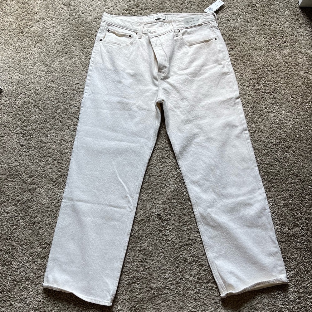 A&F High Rise 90s Relaxed Jean